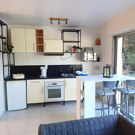 Au Calme Avec Piscine Apartment *